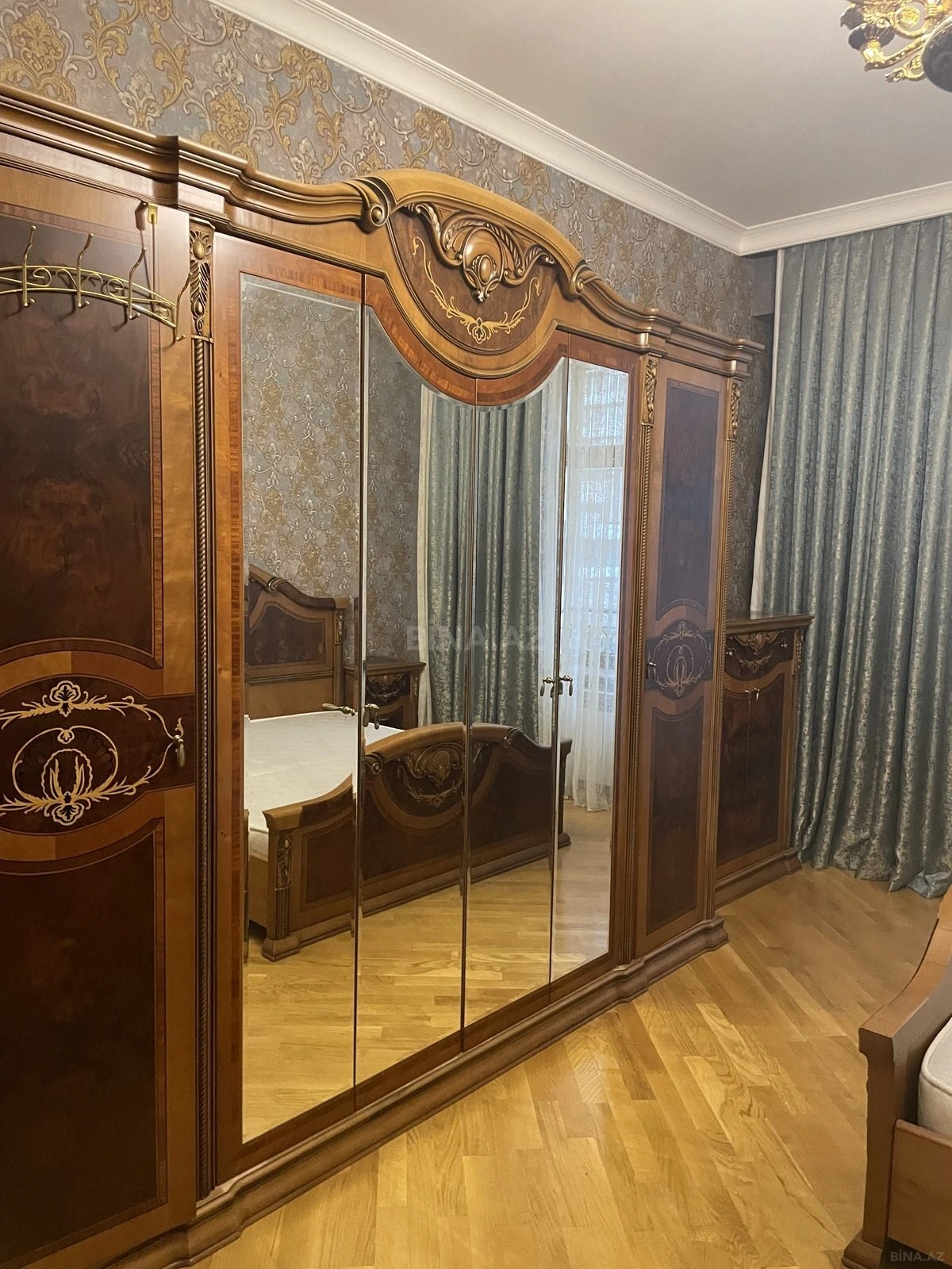 Kirayə verilir 4 otaqlı mənzil 170 m²