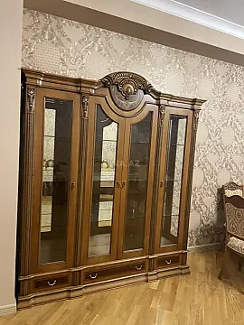 Kirayə verilir 4 otaqlı mənzil 170 m²