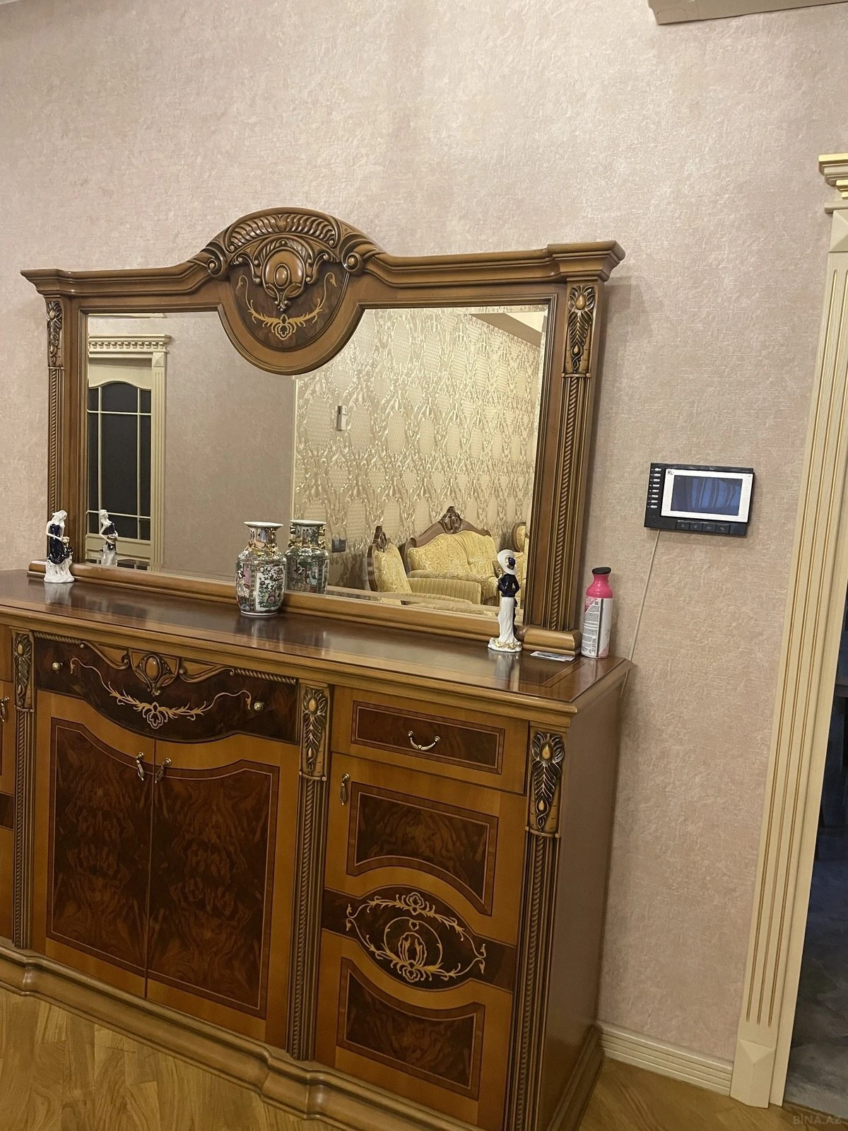 Kirayə verilir 4 otaqlı mənzil 170 m²