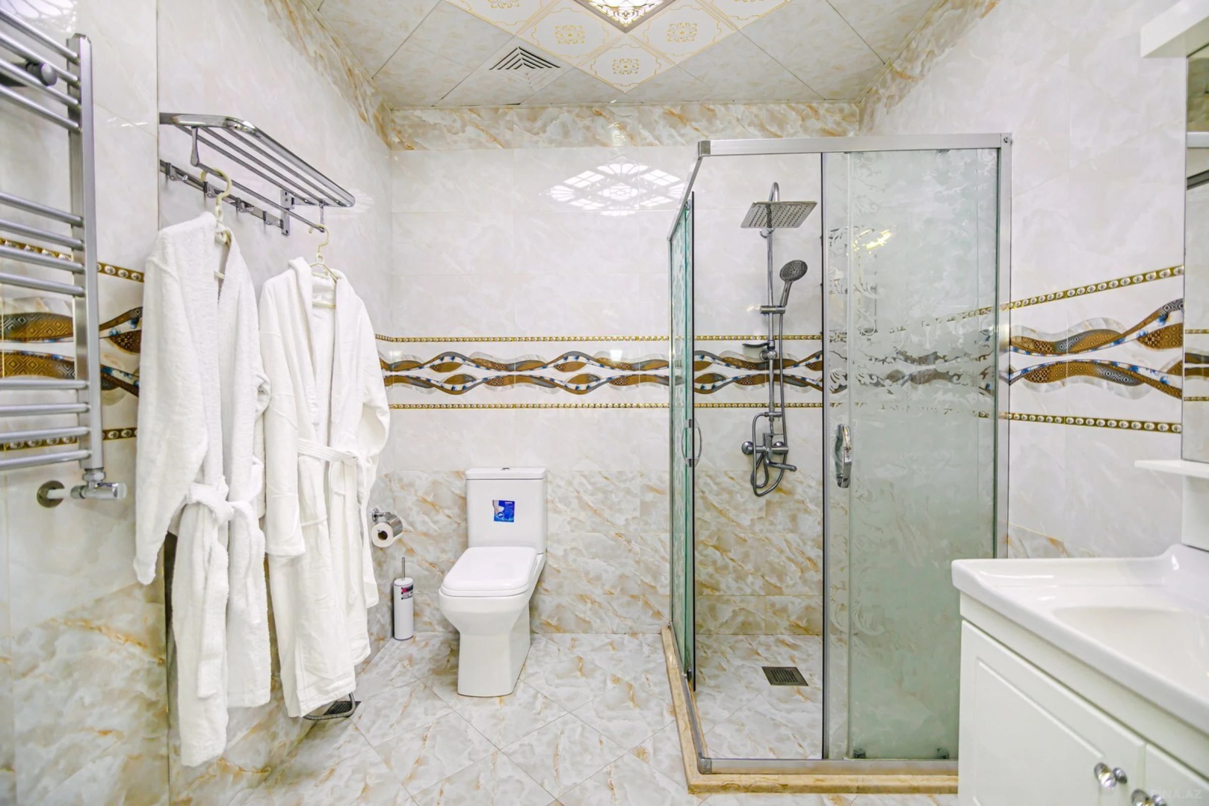 Kirayə verilir 2 otaqlı mənzil 81 m²