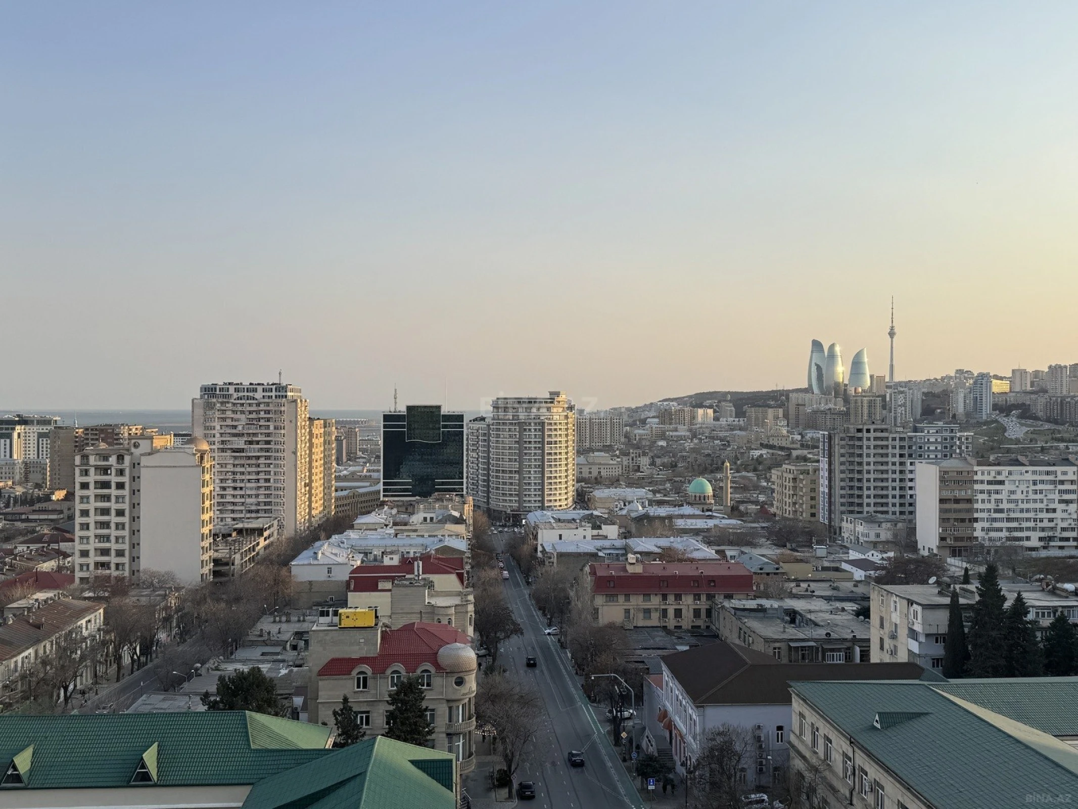 Satılır 3 otaqlı mənzil 140 m²