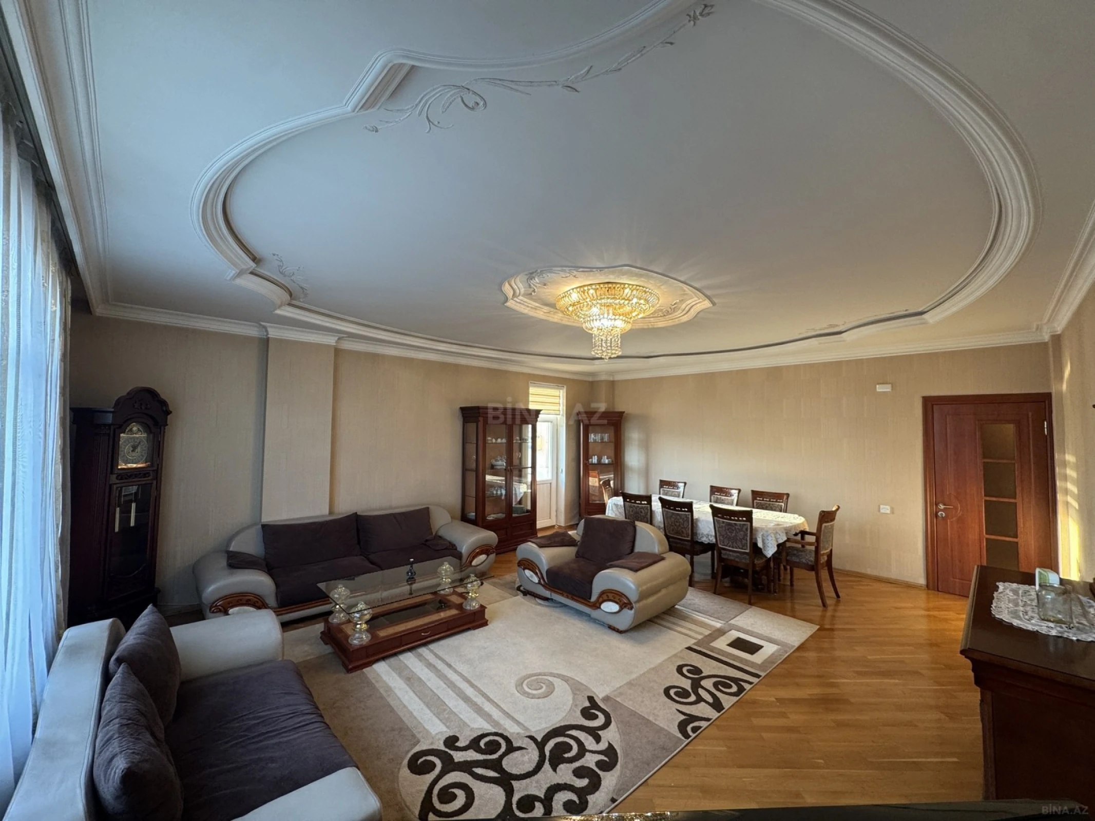 Satılır 3 otaqlı mənzil 140 m²