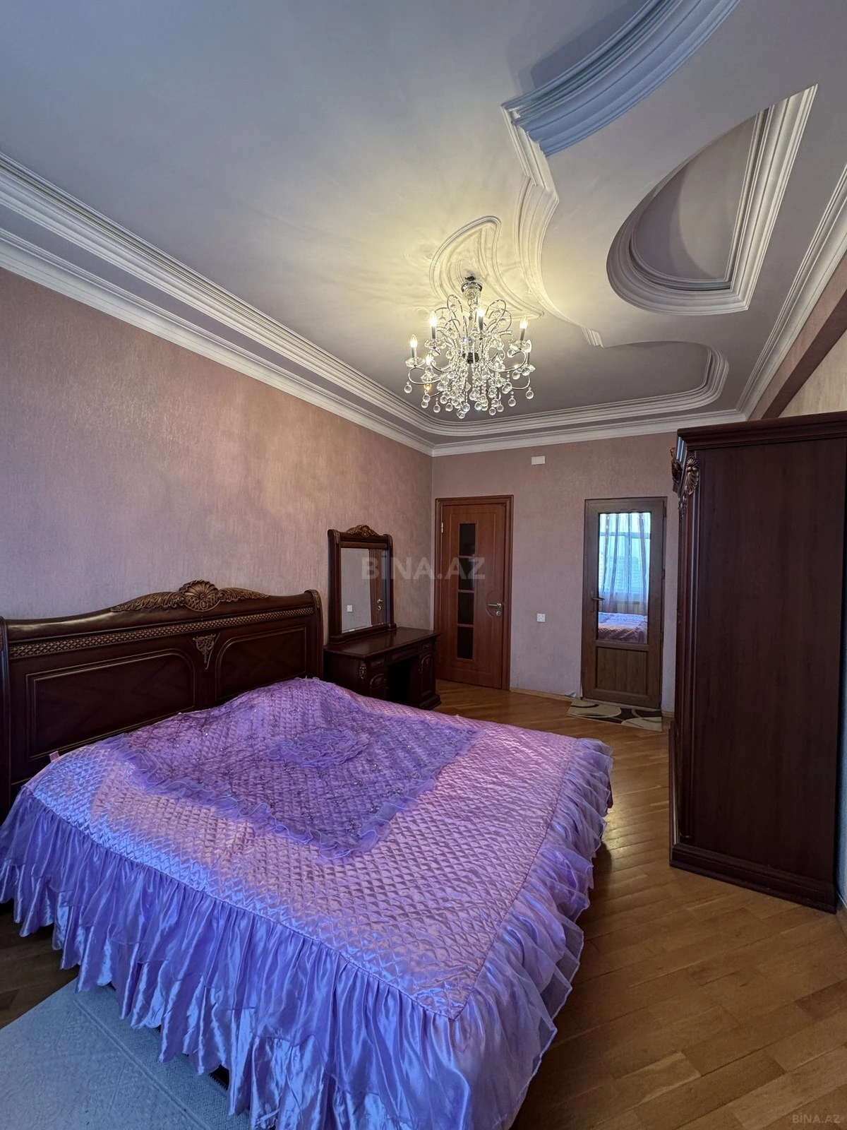 Satılır 3 otaqlı mənzil 140 m²