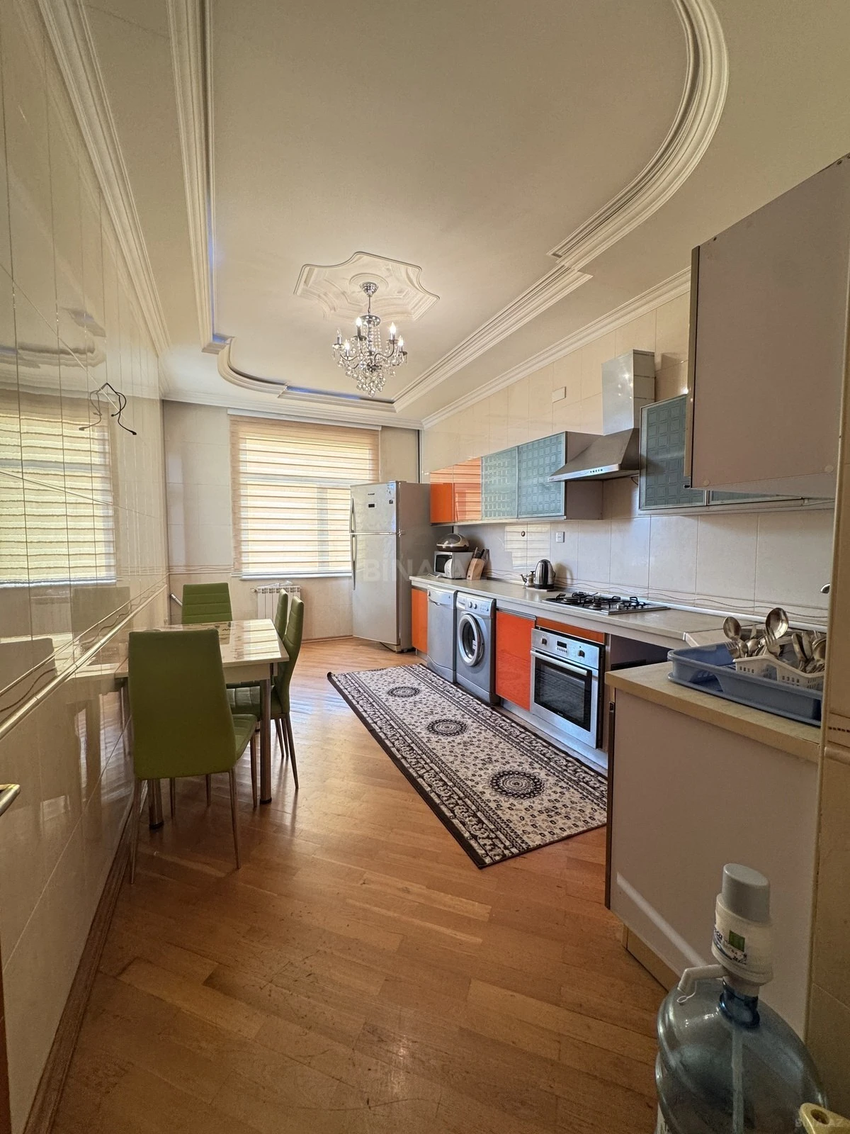 Satılır 3 otaqlı mənzil 140 m²