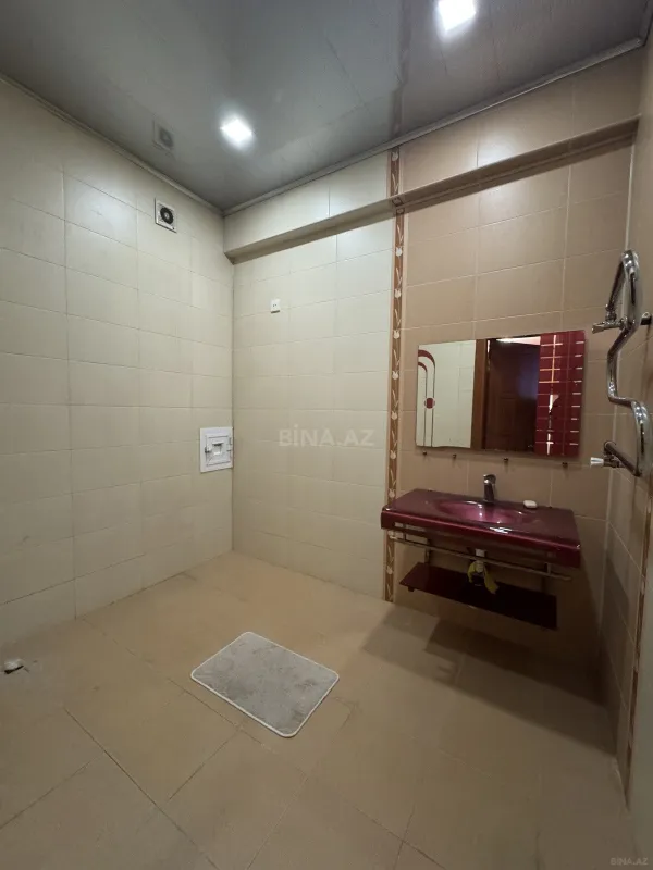 Satılır 3 otaqlı mənzil 140 m²