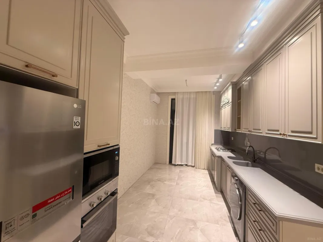 Satılır 4 otaqlı mənzil 142 m²