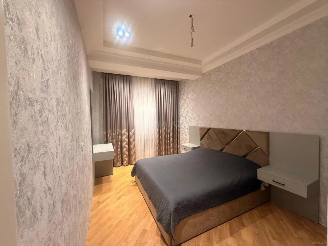 Satılır 4 otaqlı mənzil 142 m²
