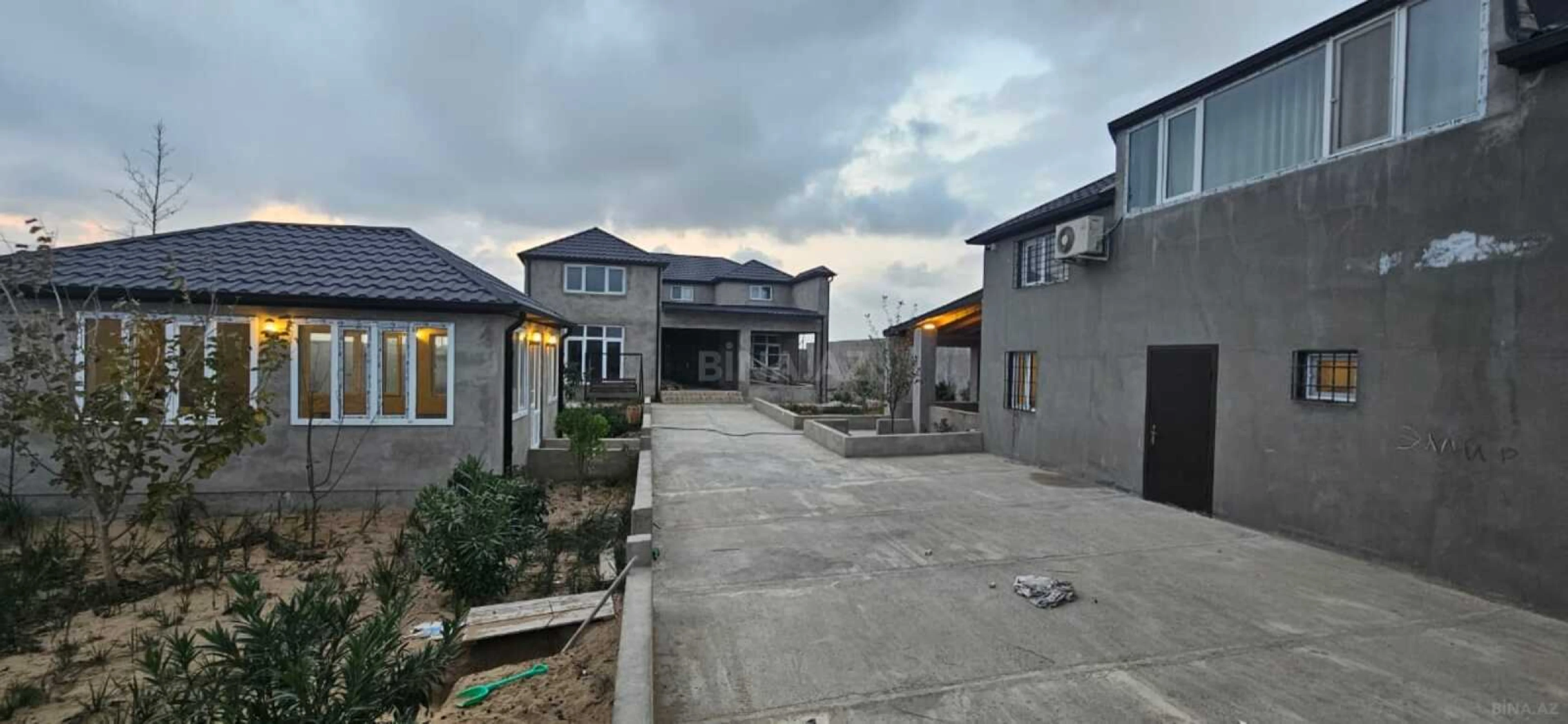 Satılır 6 otaqlı həyət evi 170 m²