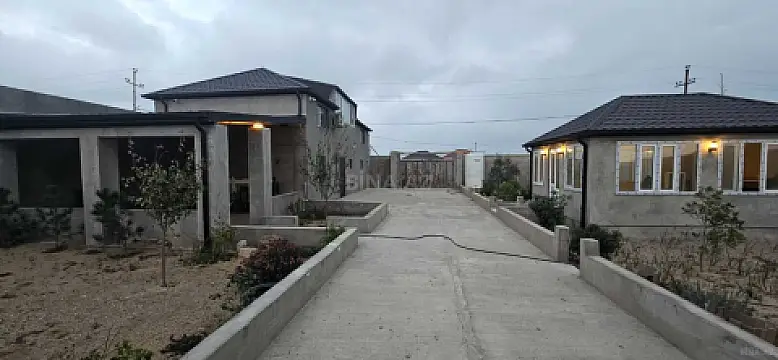 Satılır 6 otaqlı həyət evi 170 m²
