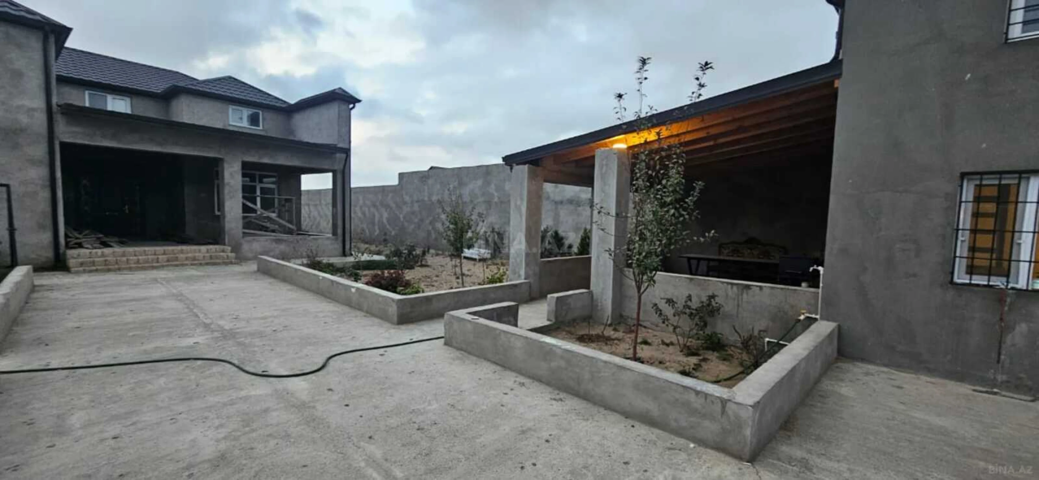 Satılır 6 otaqlı həyət evi 170 m²