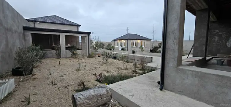 Satılır 6 otaqlı həyət evi 170 m²