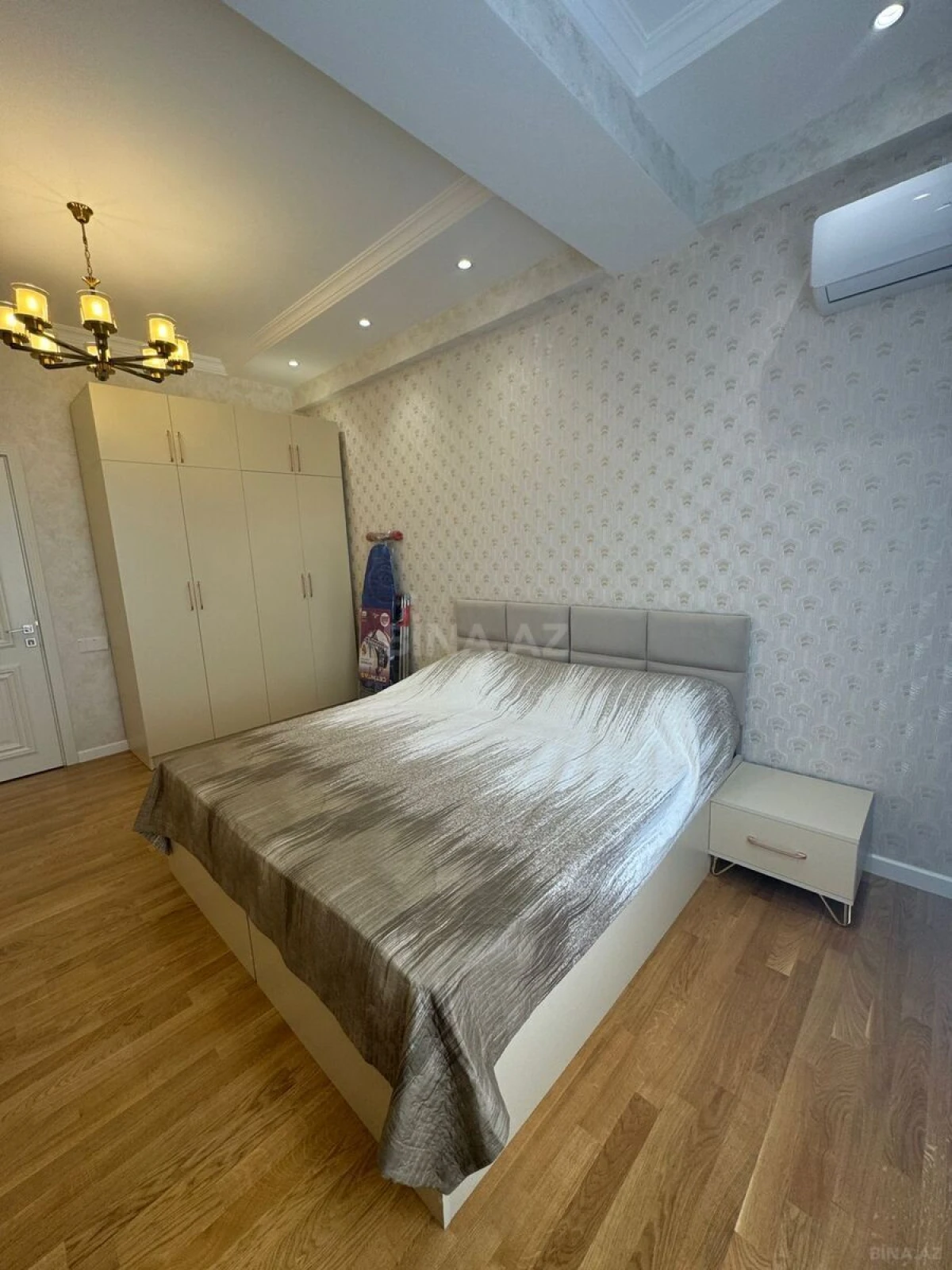 Kirayə verilir 3 otaqlı mənzil 120 m²