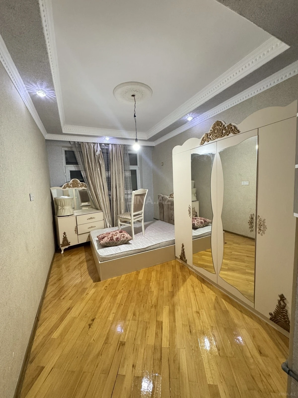 Kirayə verilir 2 otaqlı mənzil 60 m²