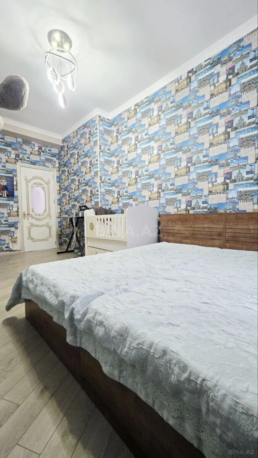 Satılır 3 otaqlı mənzil 143 m²