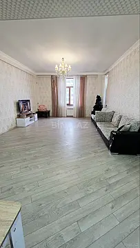Satılır 3 otaqlı mənzil 143 m²