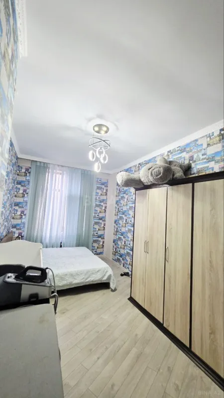 Satılır 3 otaqlı mənzil 143 m²