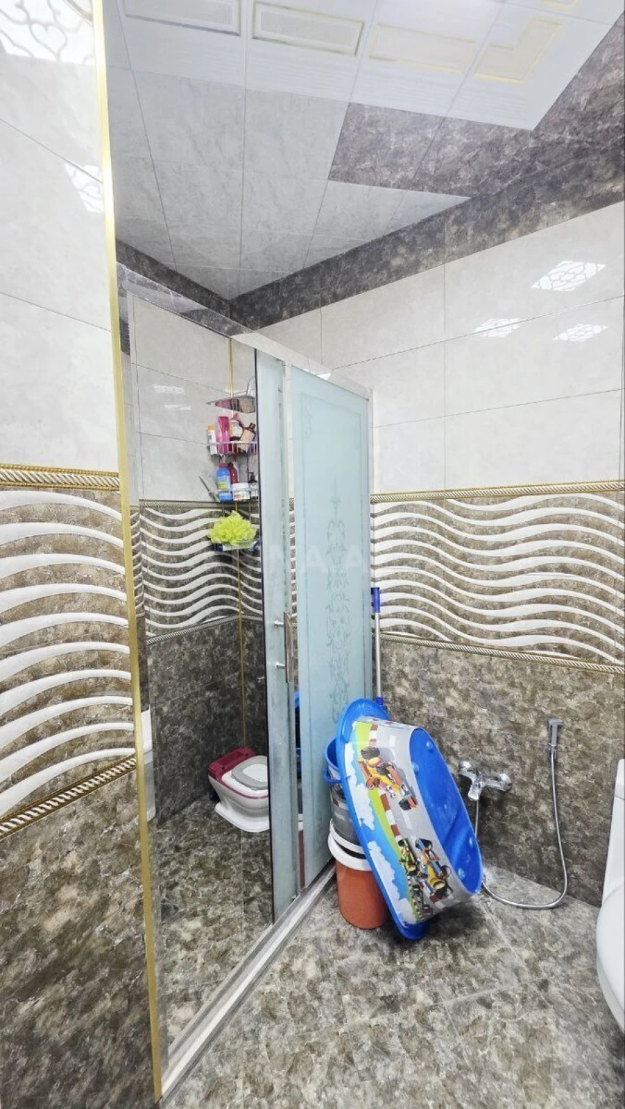 Satılır 3 otaqlı mənzil 143 m²