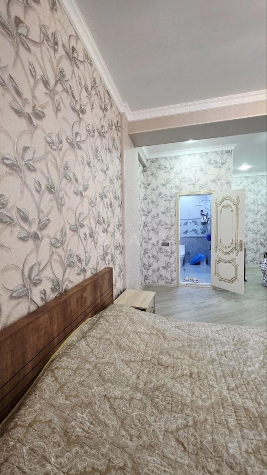 Satılır 3 otaqlı mənzil 143 m²