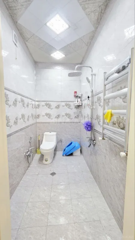 Satılır 3 otaqlı mənzil 143 m²