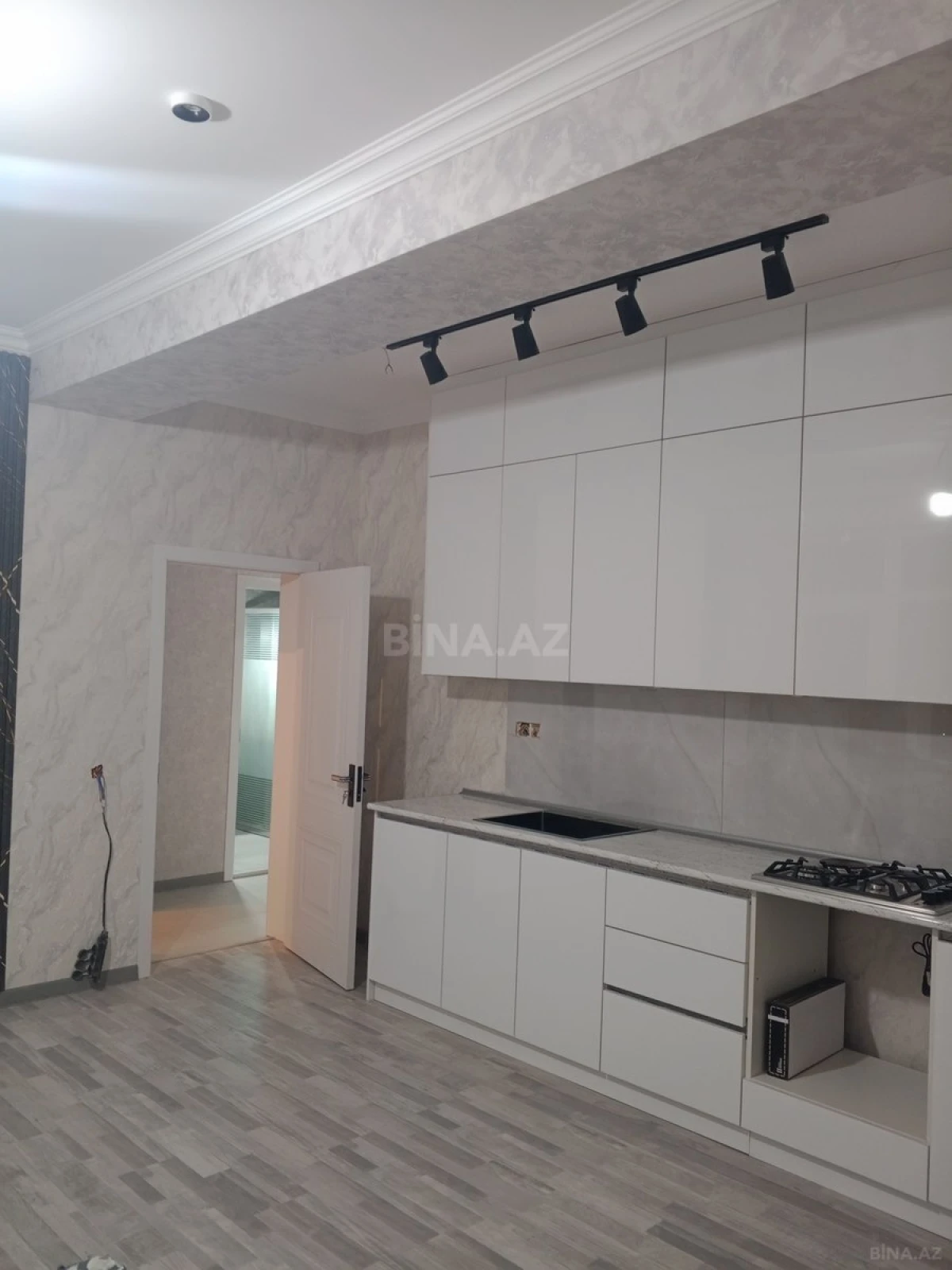 Satılır 2 otaqlı mənzil 65 m²