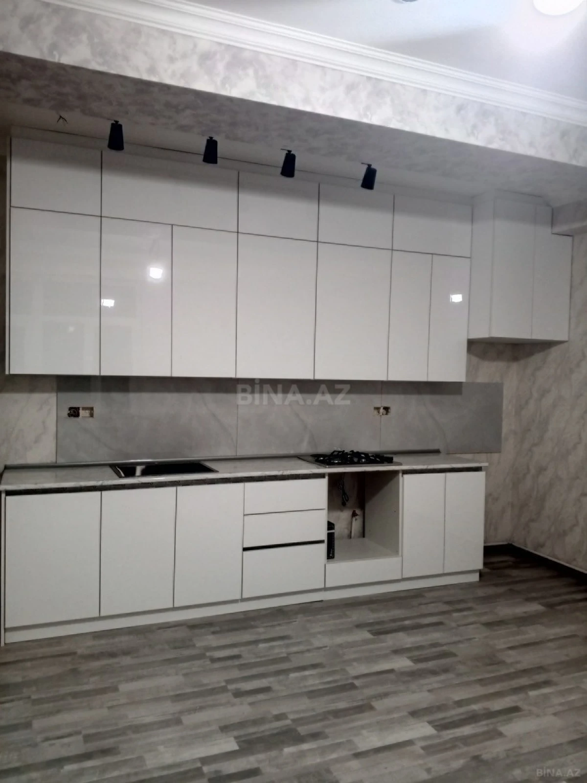 Satılır 2 otaqlı mənzil 65 m²