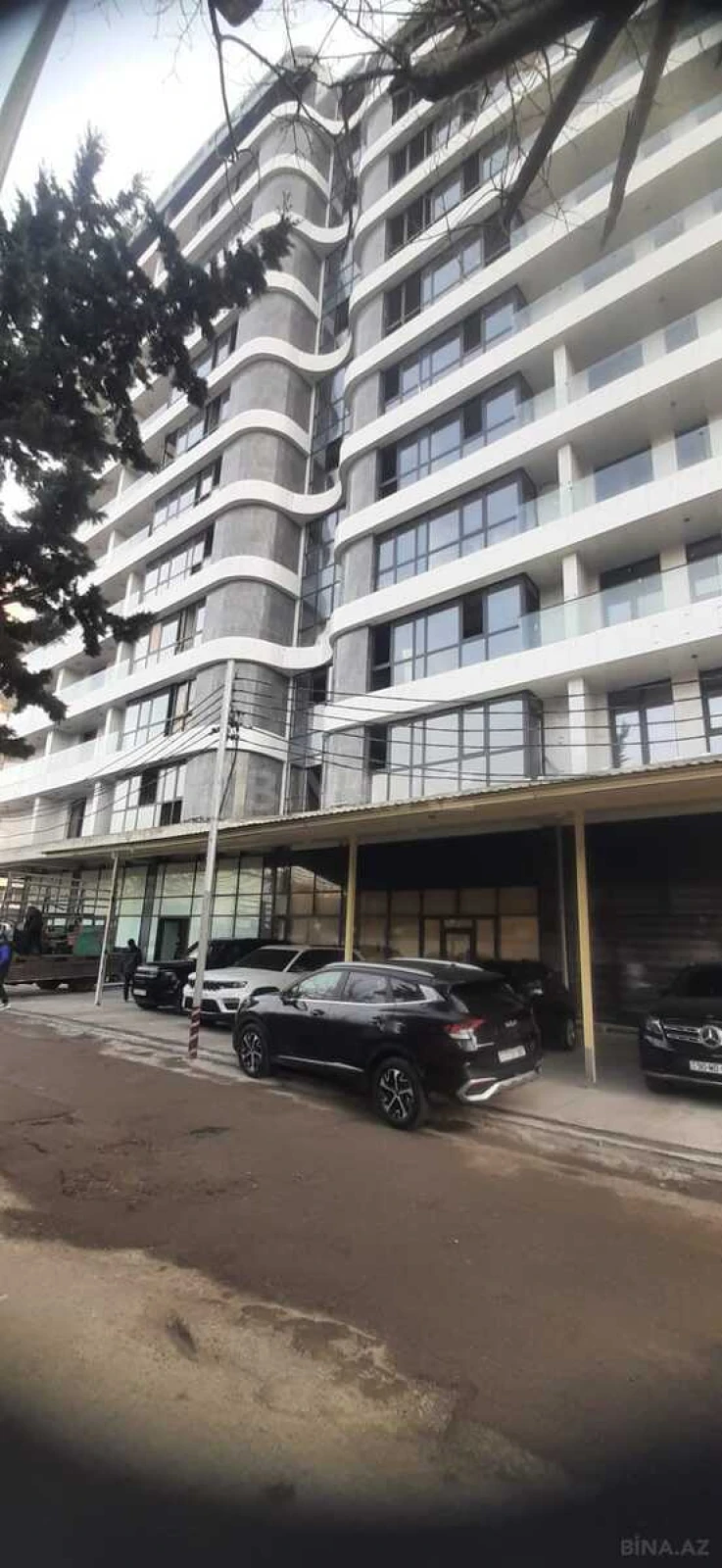 Satılır 2 otaqlı mənzil 67 m²