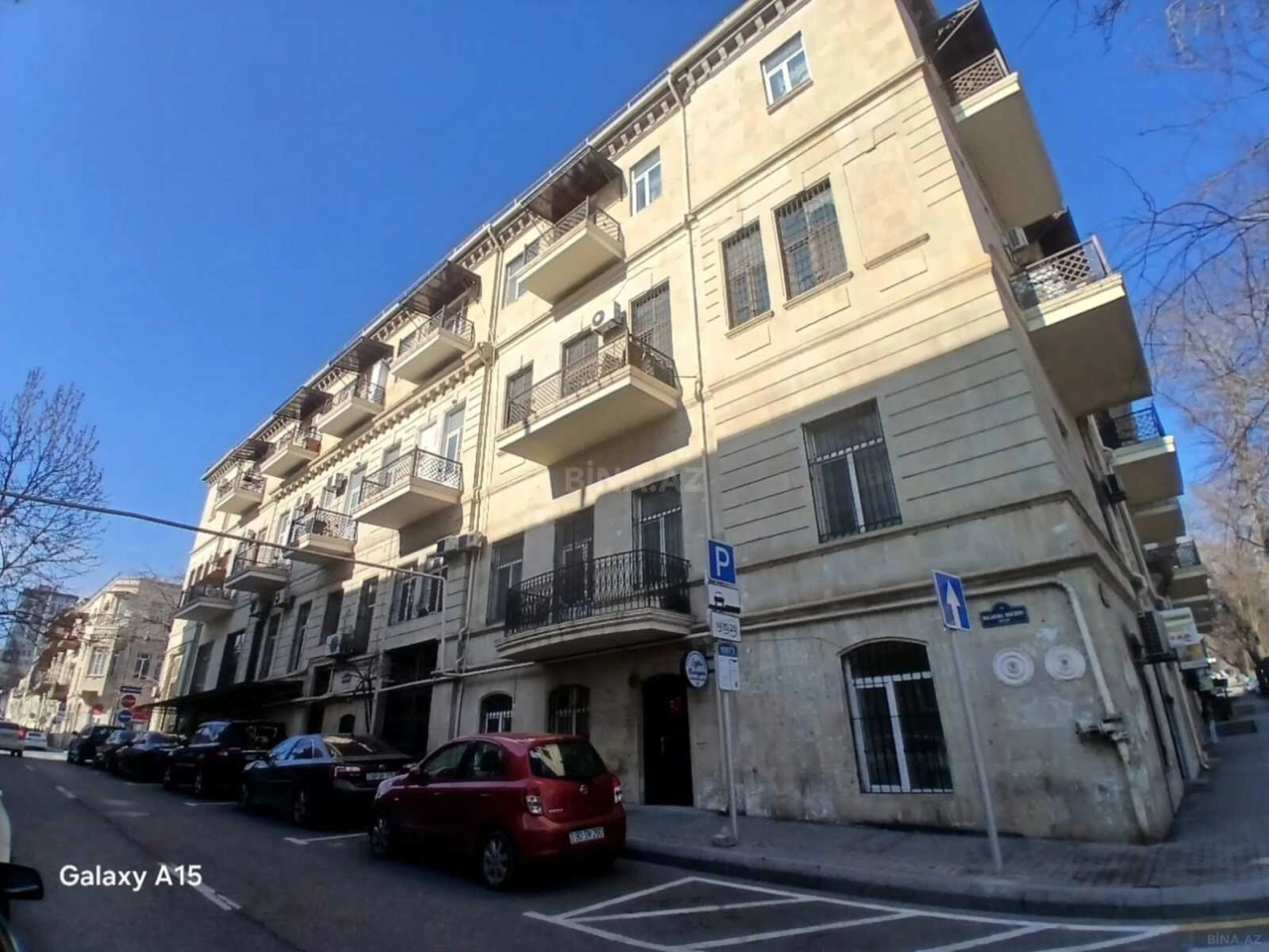 Satılır 4 otaqlı mənzil 120 m²