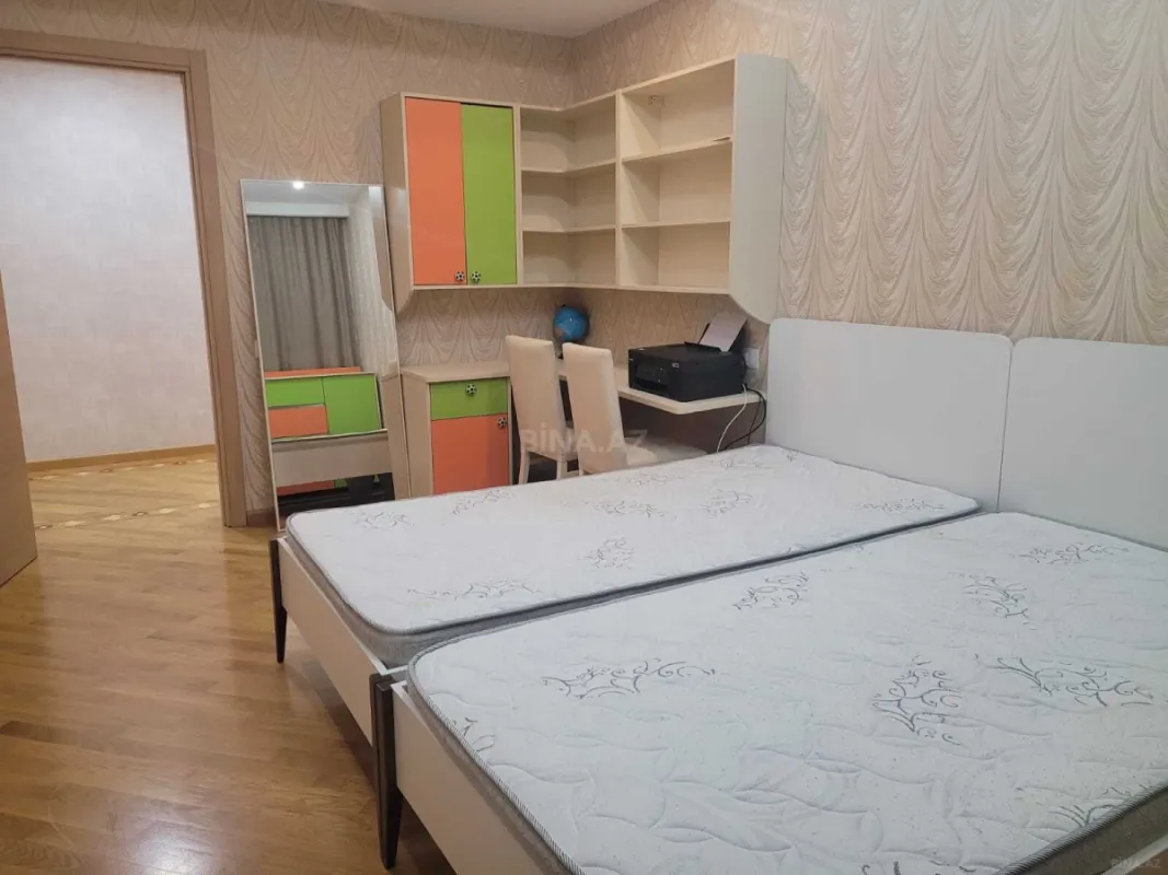 Kirayə verilir 3 otaqlı mənzil 120 m²