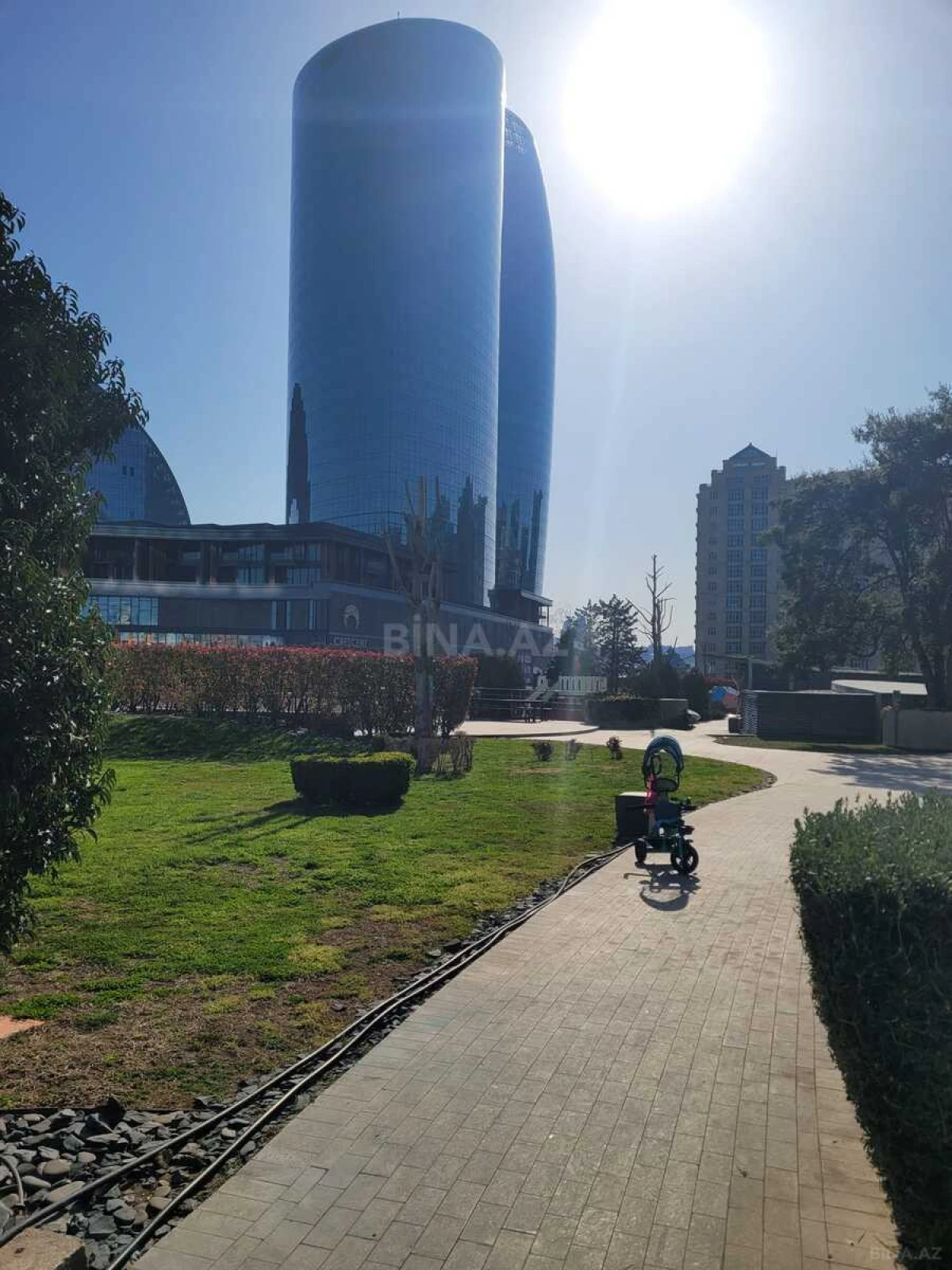 Kirayə verilir 3 otaqlı mənzil 120 m²