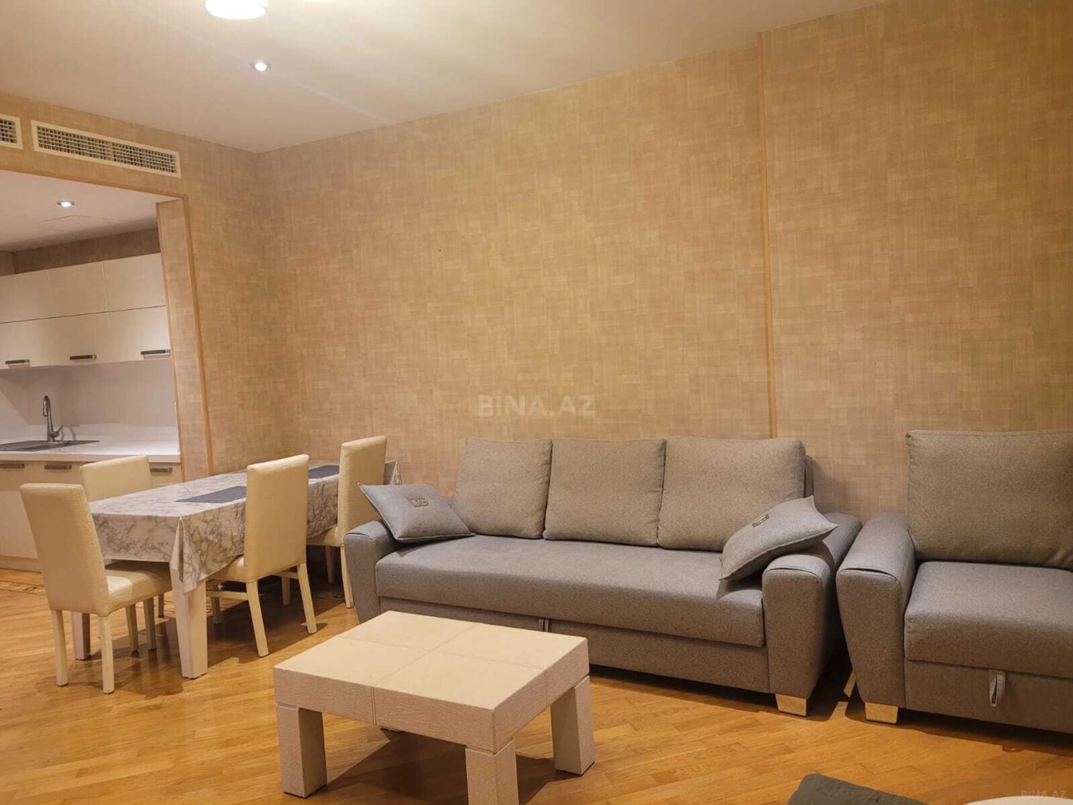 Kirayə verilir 3 otaqlı mənzil 120 m²