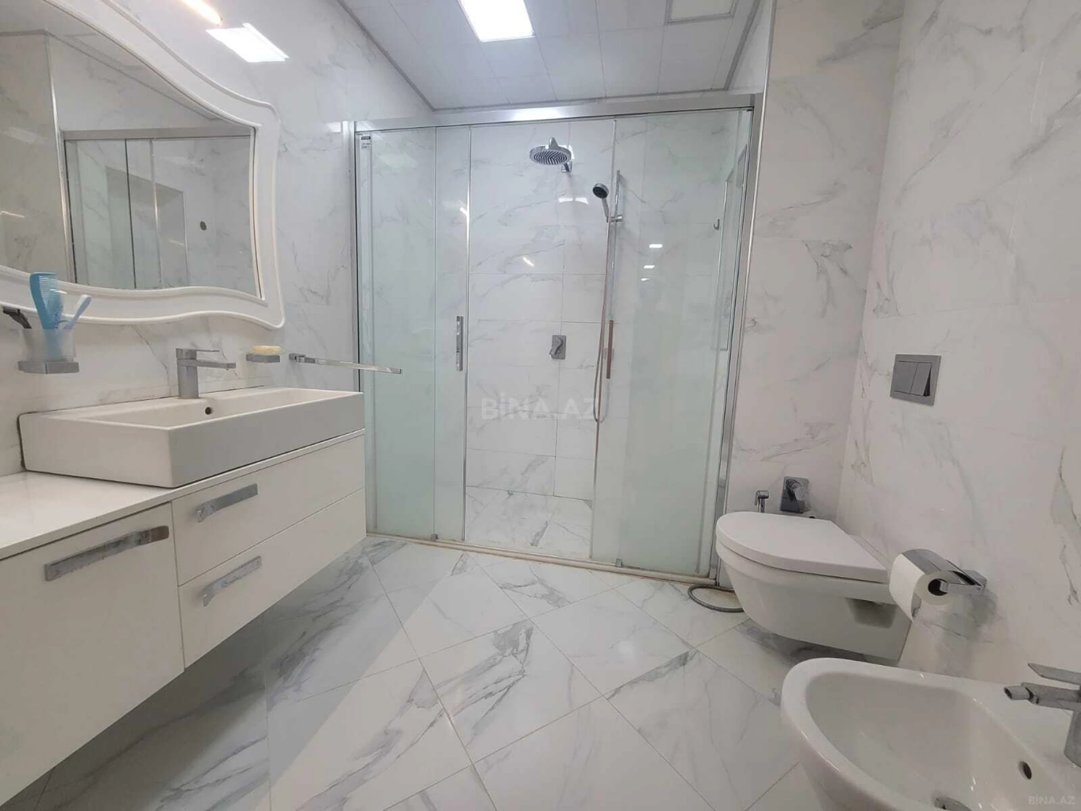 Kirayə verilir 3 otaqlı mənzil 120 m²