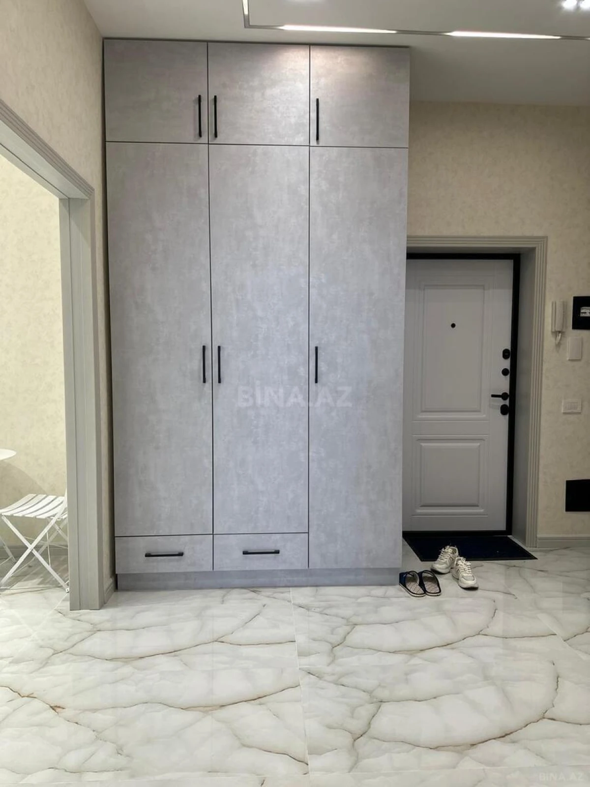 Kirayə verilir 2 otaqlı mənzil 85 m²