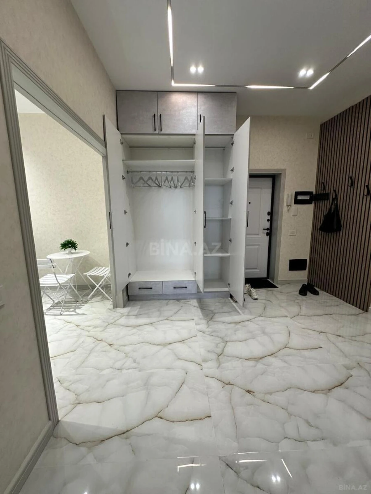 Kirayə verilir 2 otaqlı mənzil 85 m²