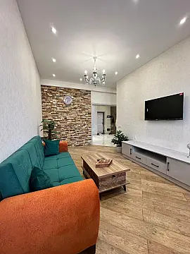 Kirayə verilir 2 otaqlı mənzil 85 m²