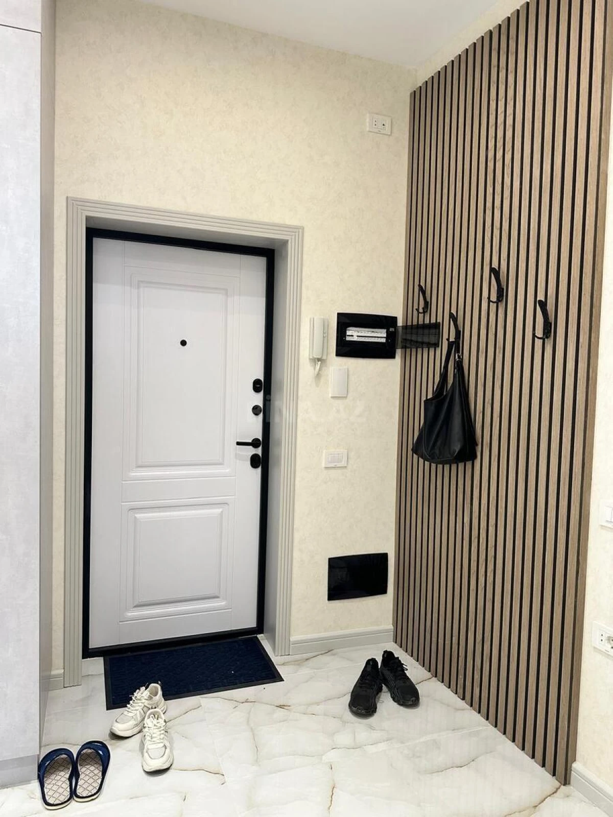 Kirayə verilir 2 otaqlı mənzil 85 m²