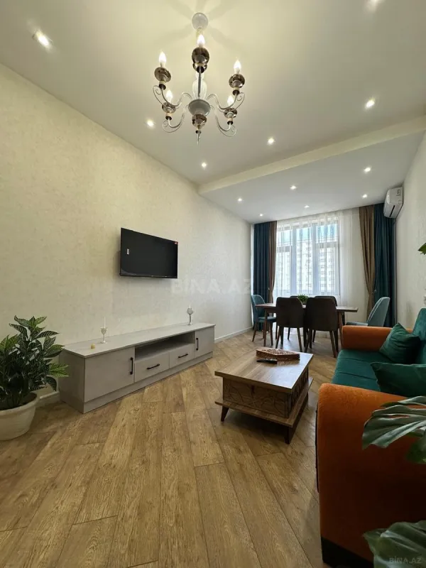 Kirayə verilir 2 otaqlı mənzil 85 m²
