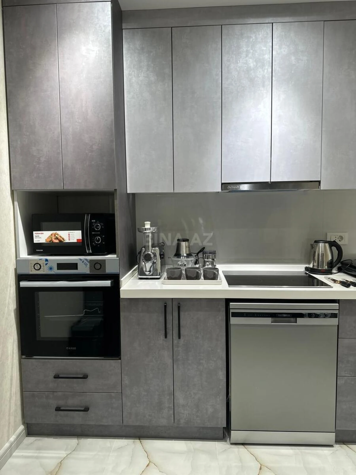Kirayə verilir 2 otaqlı mənzil 85 m²