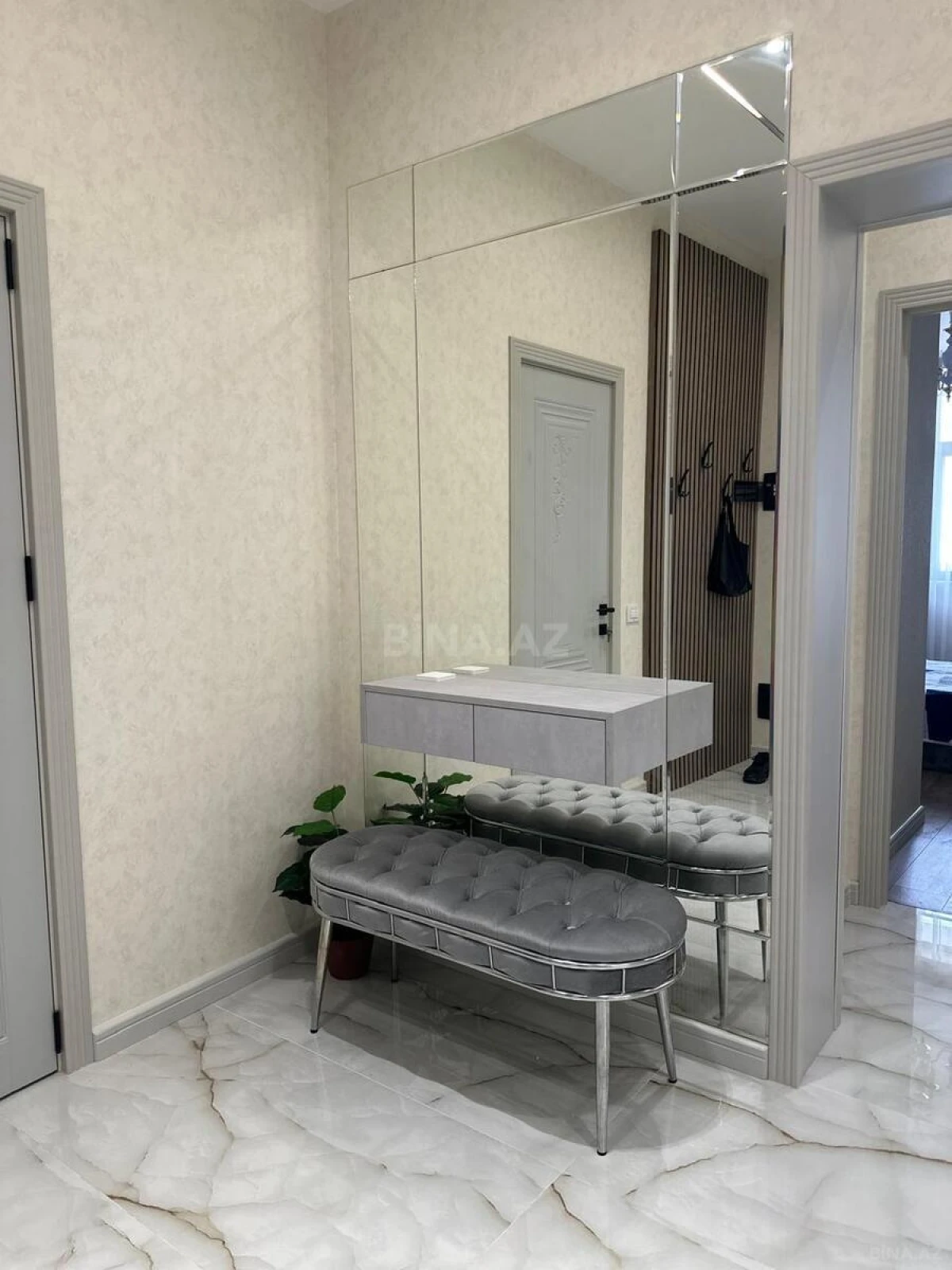 Kirayə verilir 2 otaqlı mənzil 85 m²