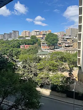 Satılır 3 otaqlı mənzil 121 m²
