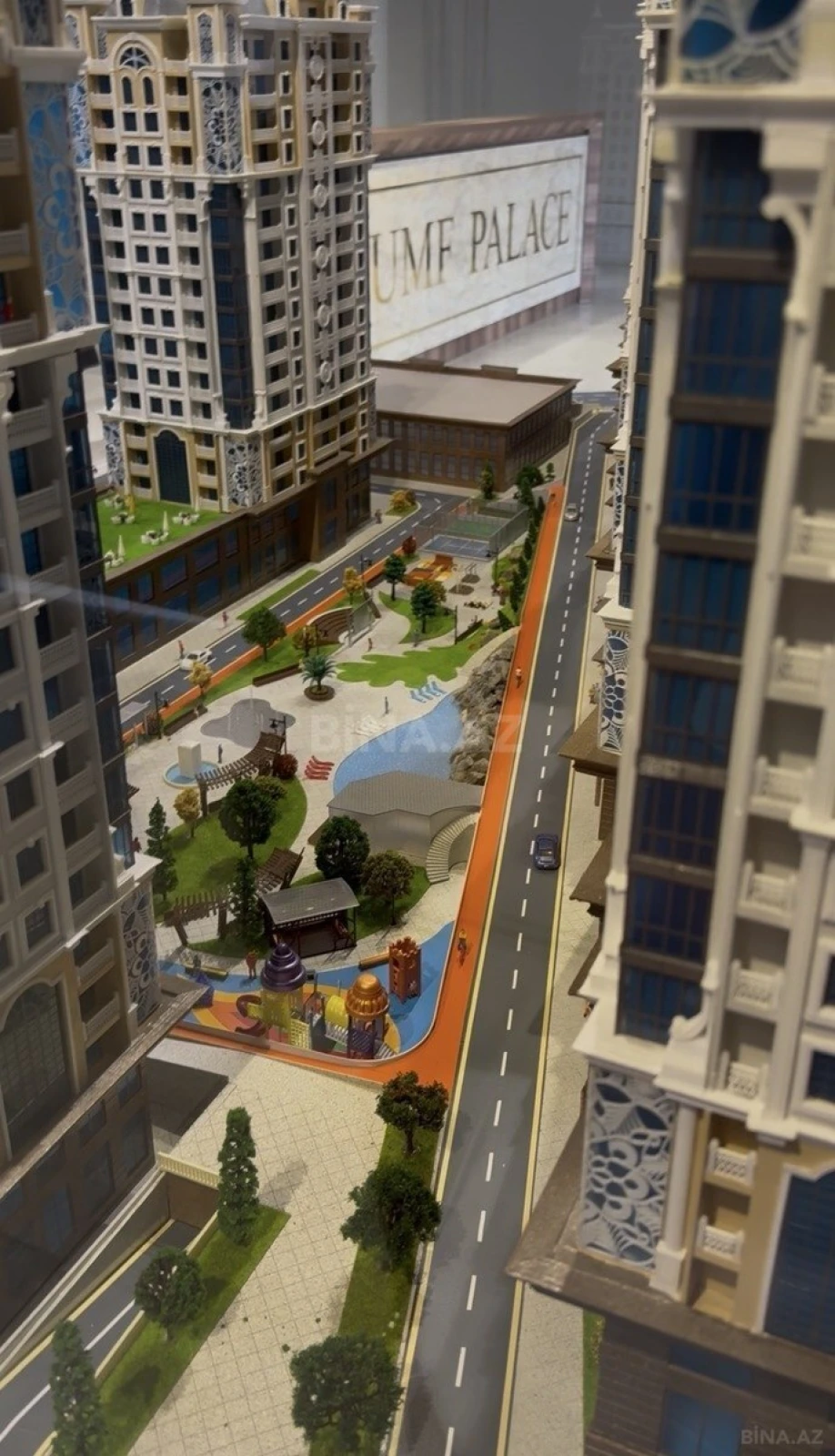 Satılır 3 otaqlı mənzil 121 m²