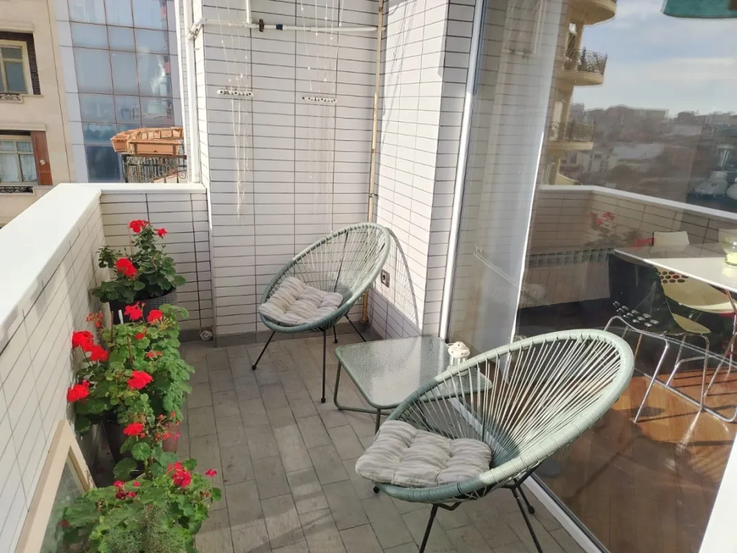 Satılır 4 otaqlı mənzil 178 m²