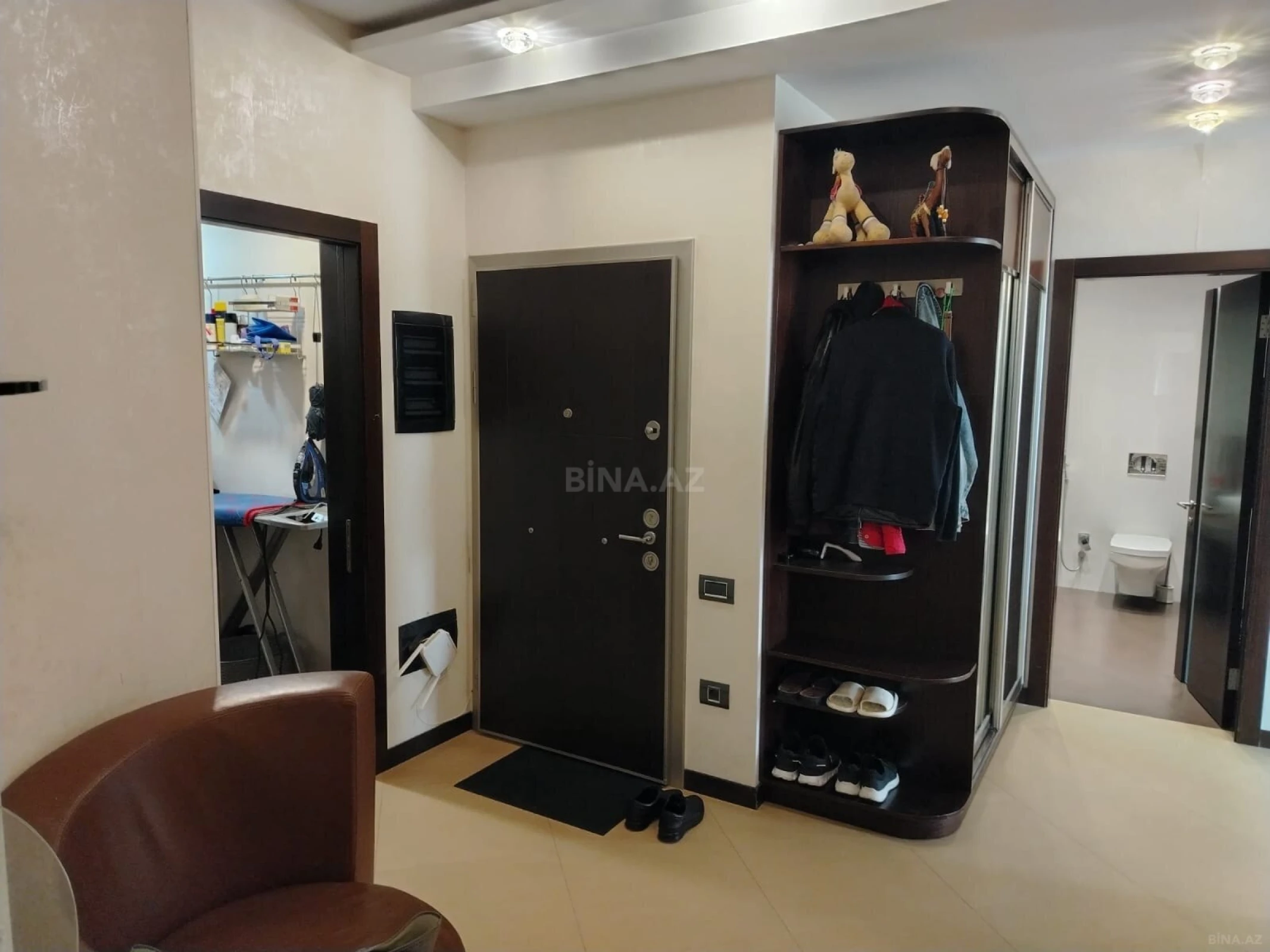 Satılır 4 otaqlı mənzil 178 m²