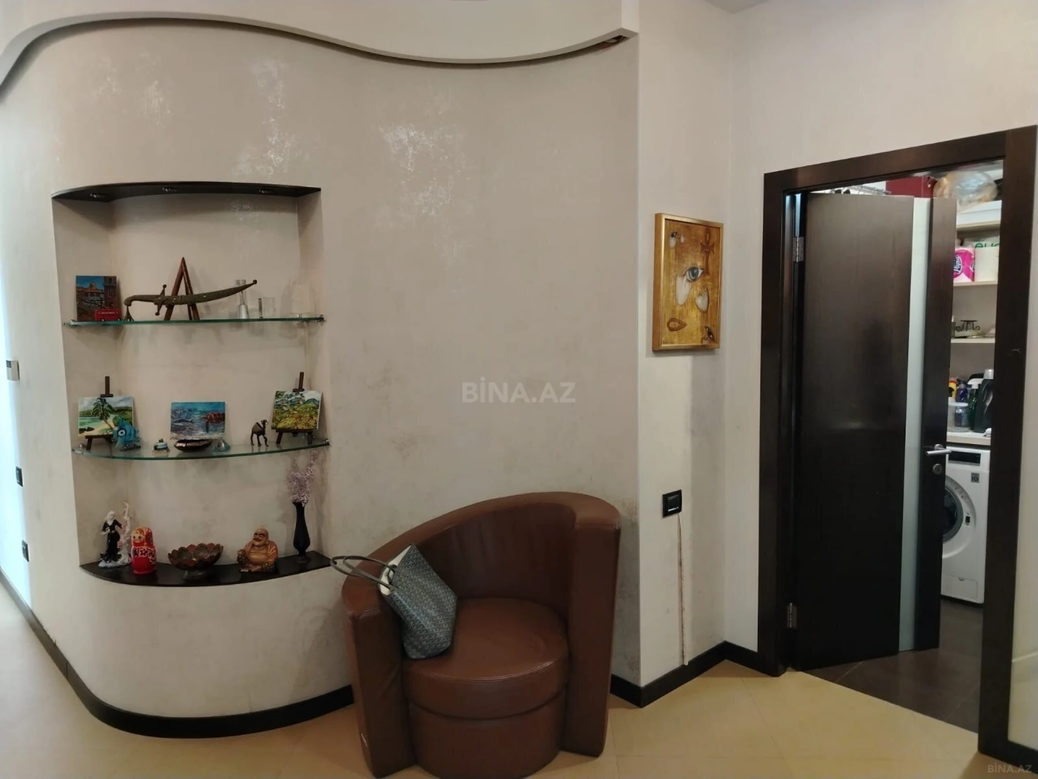 Satılır 4 otaqlı mənzil 178 m²