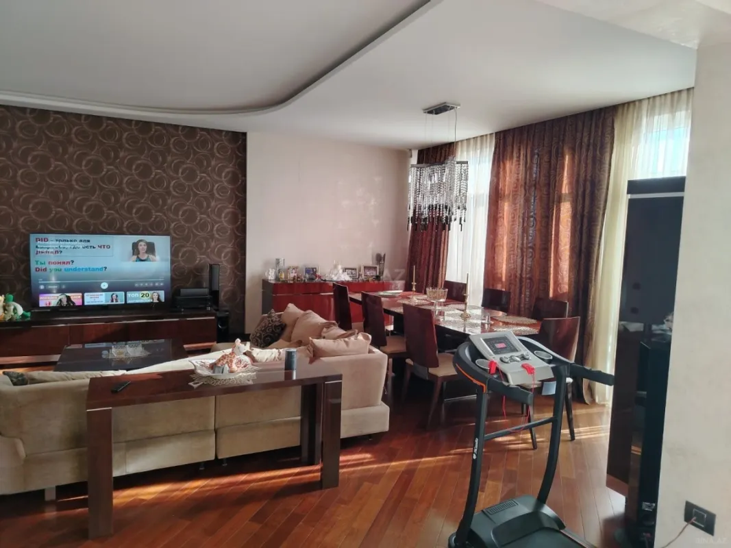 Satılır 4 otaqlı mənzil 178 m²