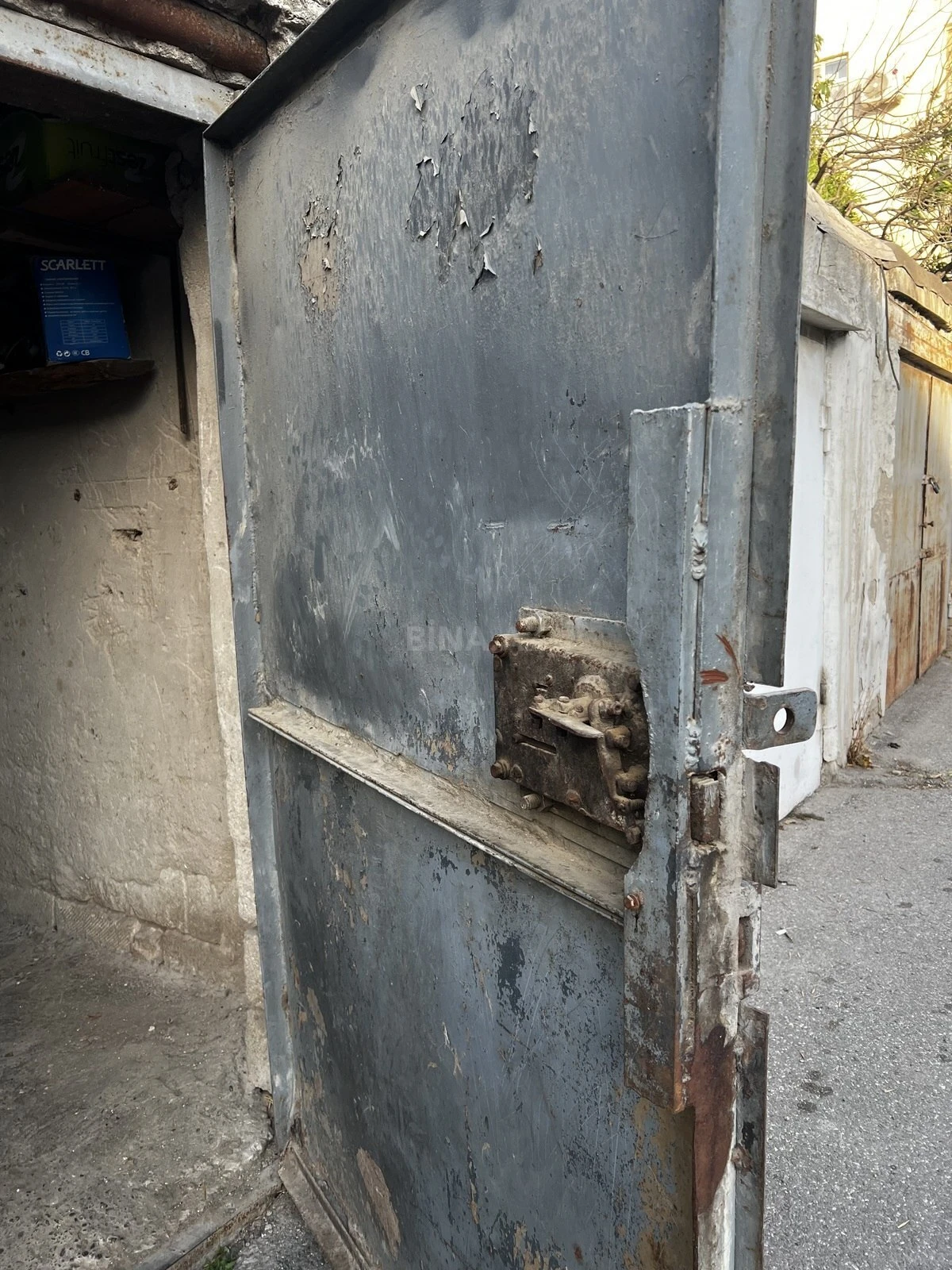 Satılır qaraj 18 m²