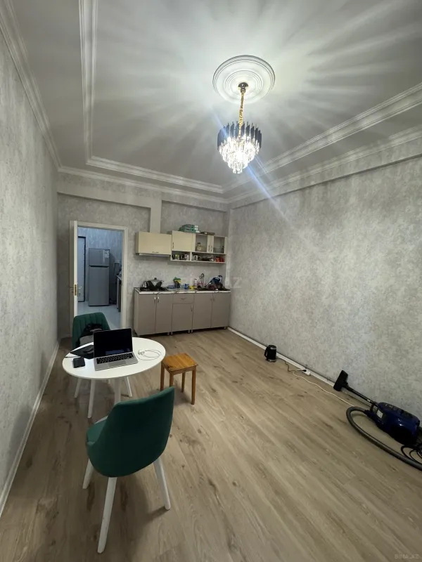 Kirayə verilir 2 otaqlı mənzil 65 m²