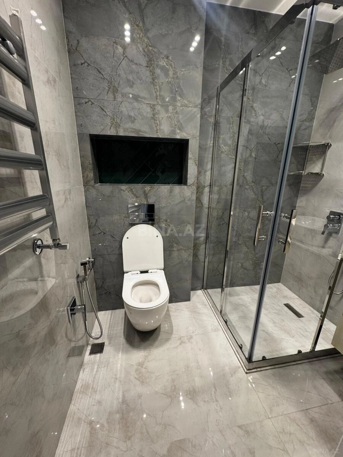 Kirayə verilir 3 otaqlı mənzil 91 m²