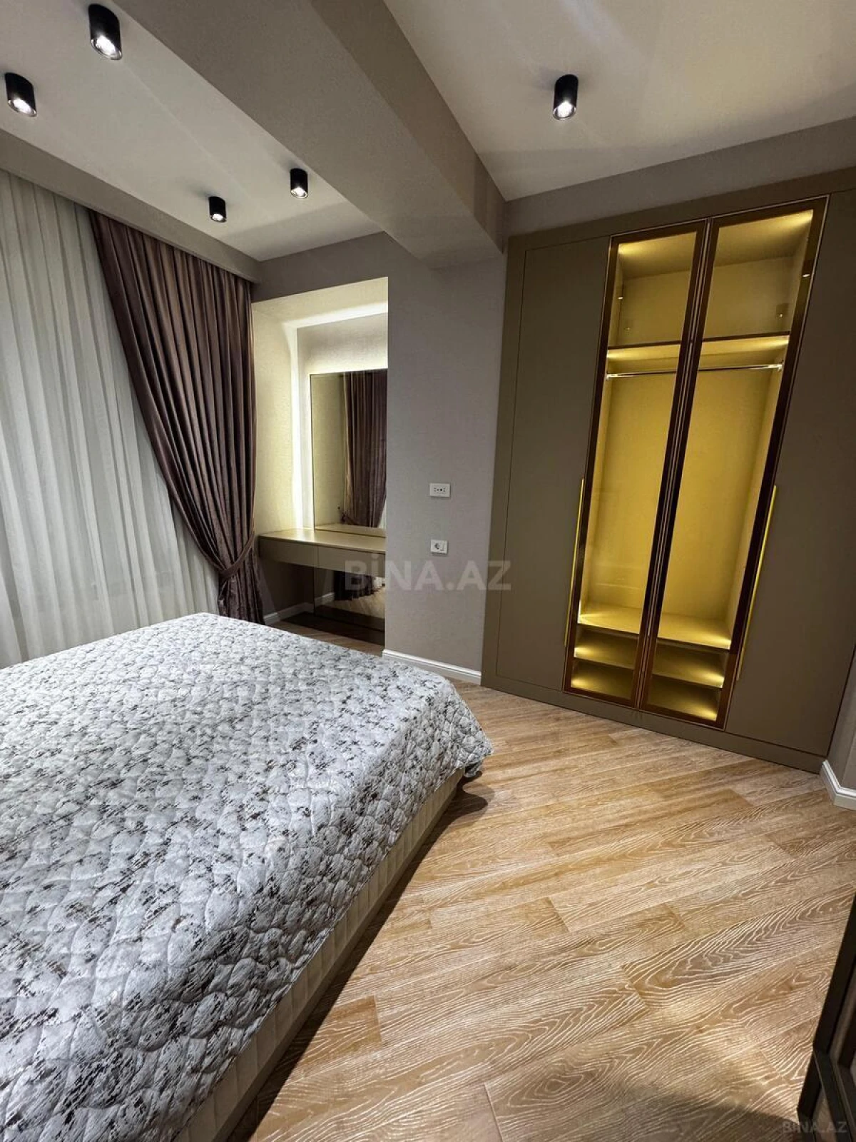 Kirayə verilir 3 otaqlı mənzil 91 m²