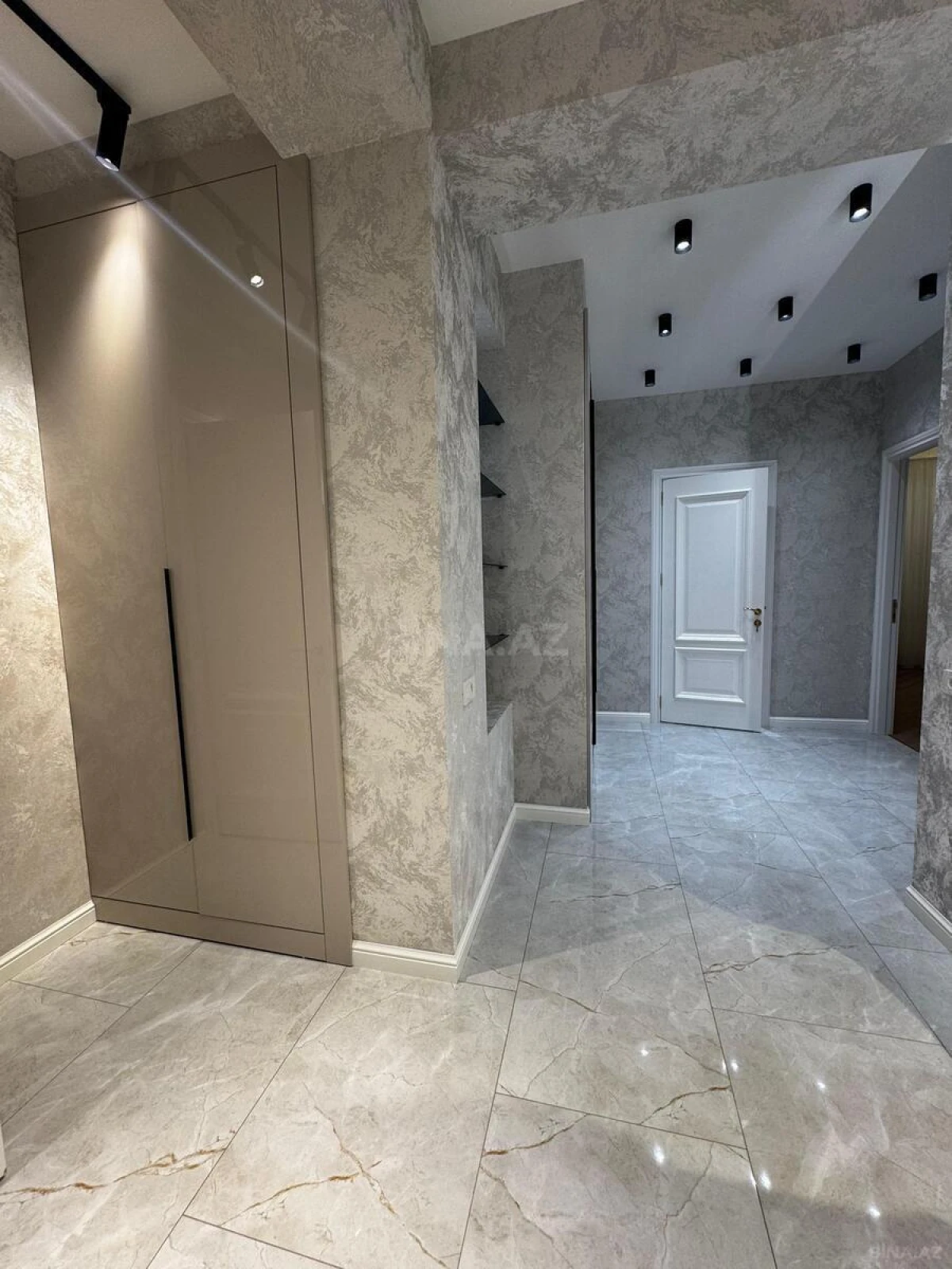 Kirayə verilir 3 otaqlı mənzil 91 m²