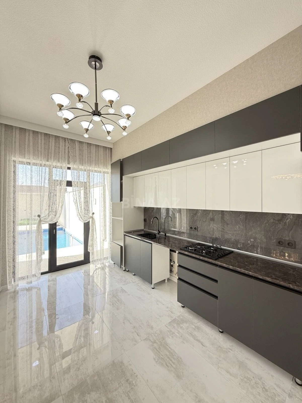 Satılır 4 otaqlı həyət evi 150 m²